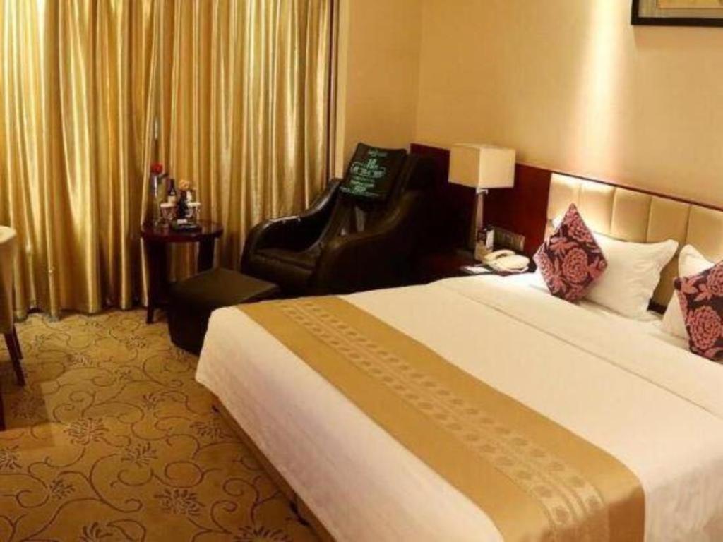 Chengdu Yinsheng International Hotel Supoqiao Екстер'єр фото
