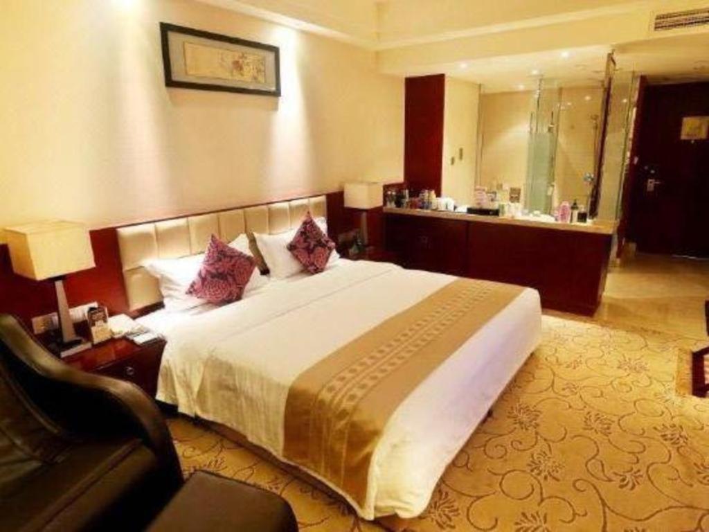 Chengdu Yinsheng International Hotel Supoqiao Екстер'єр фото
