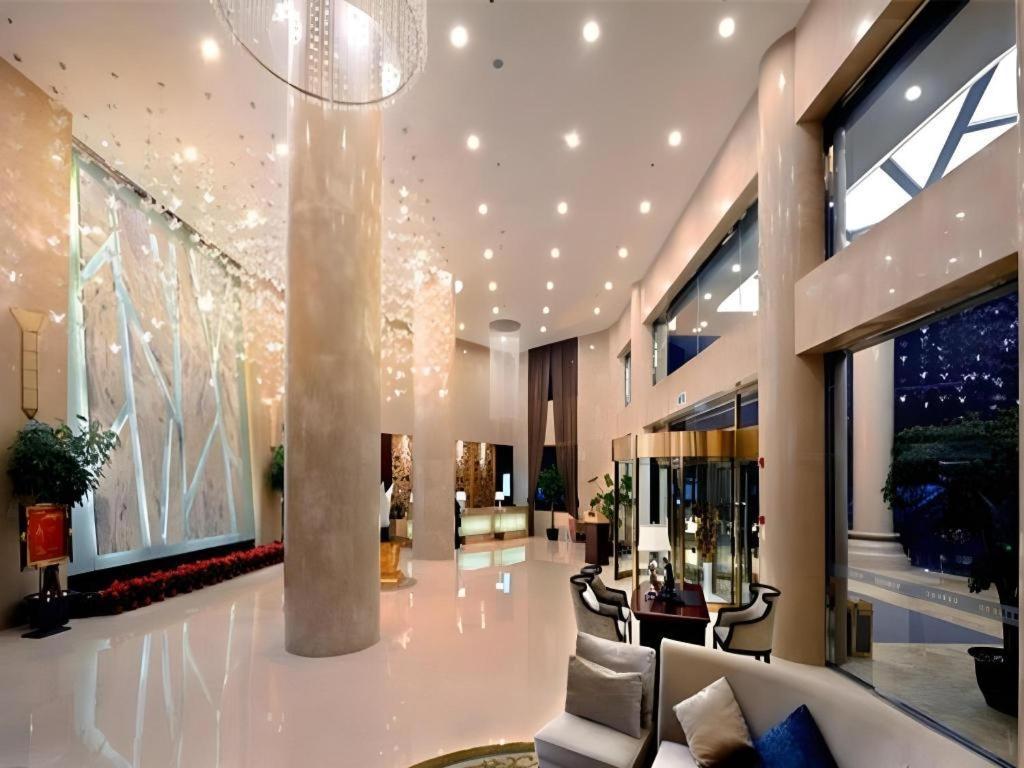 Chengdu Yinsheng International Hotel Supoqiao Екстер'єр фото