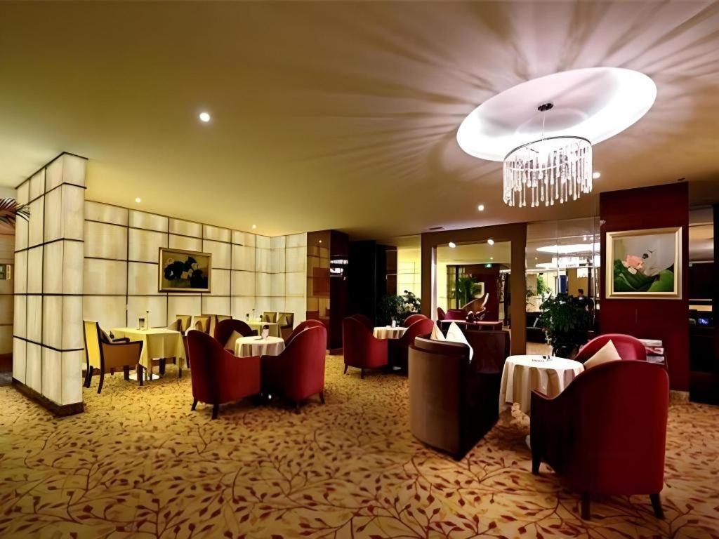 Chengdu Yinsheng International Hotel Supoqiao Екстер'єр фото